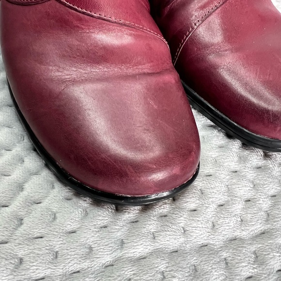 Clarks Burgundy Prairie Flower Leather Comfy Mulers Slides Clogs Shoes Size 7.5 - Picture 9 of 12